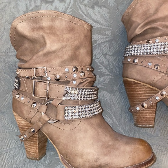 Not Rated Swanky Boot - Picture 2 of 4